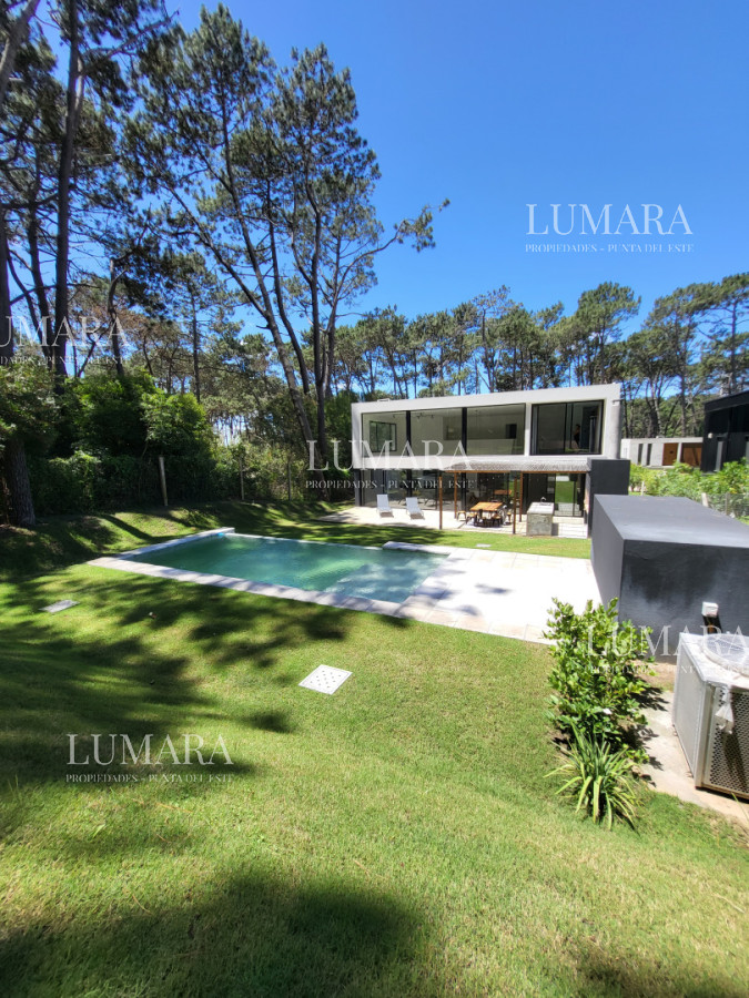 Casa ID.2898 - Playa Brava - Casa 4 dormitorios en barrio privado, Rincón del Indio