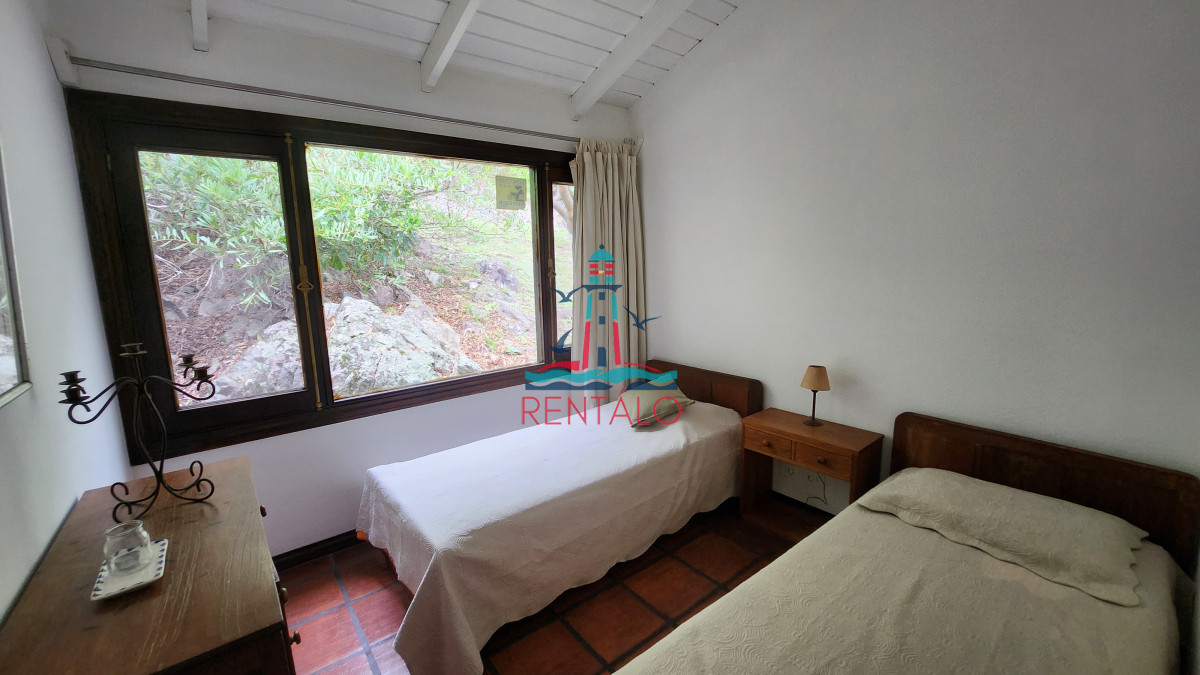 Casa ID.198 - Casa en venta 4 dormitorios en Las Cumbres vista a la Laguna del Sauce