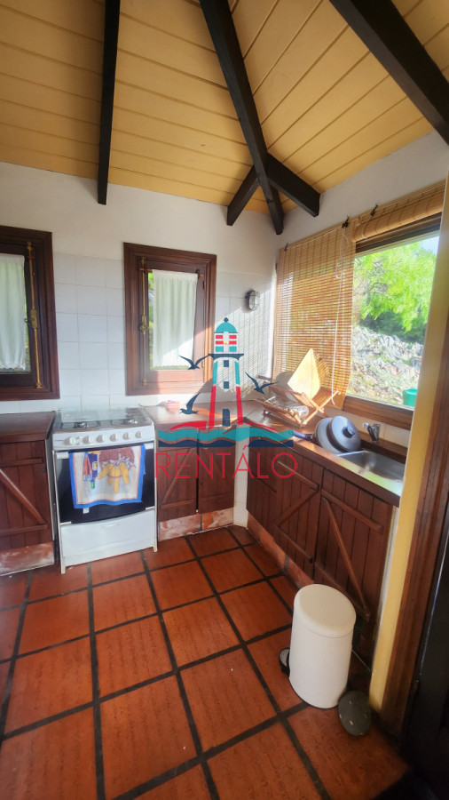 Casa ID.198 - Casa en venta 4 dormitorios en Las Cumbres vista a la Laguna del Sauce