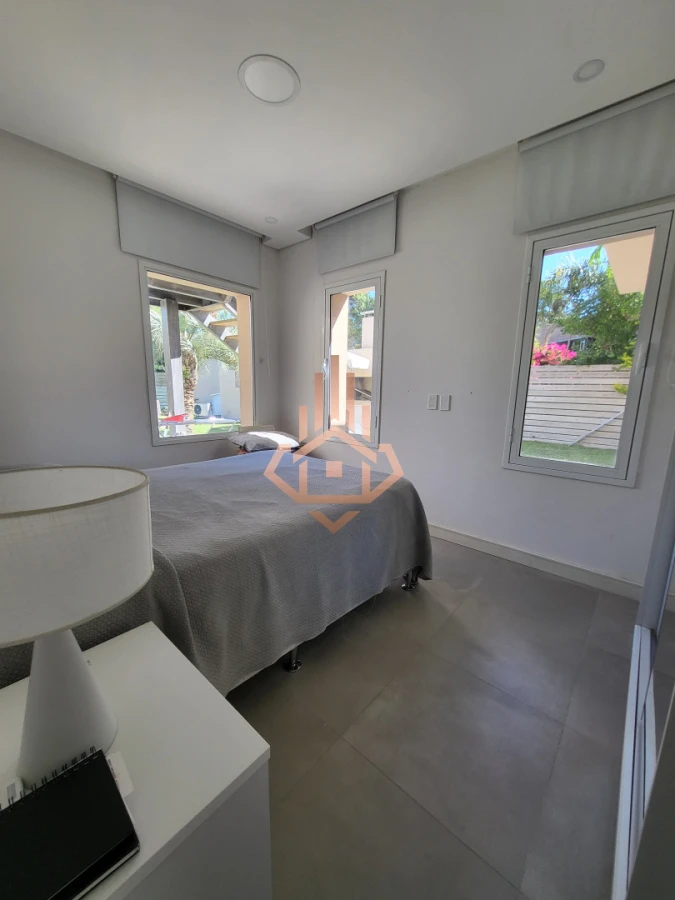 Moderna Casa en San Rafael - 3 Dormitorios y Escritorio