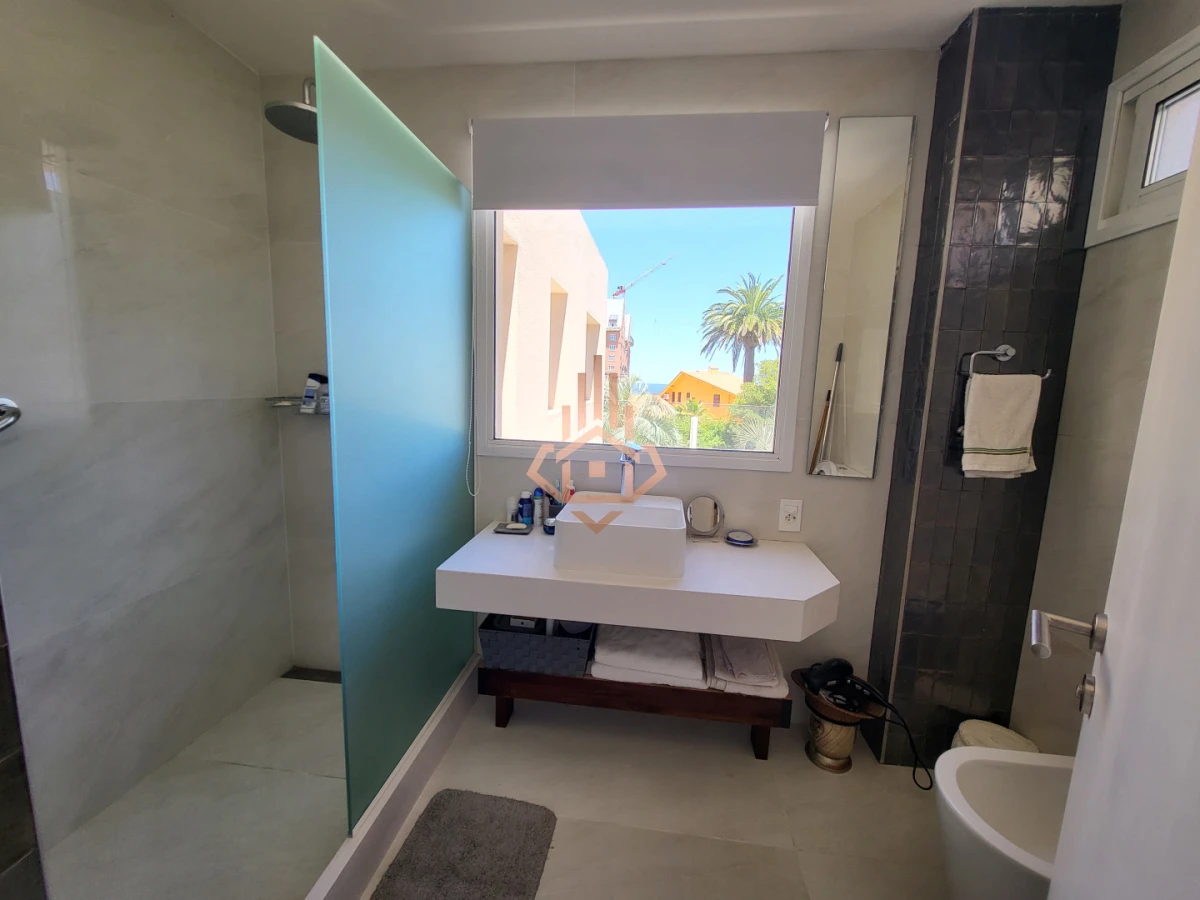 Moderna Casa en San Rafael - 3 Dormitorios y Escritorio