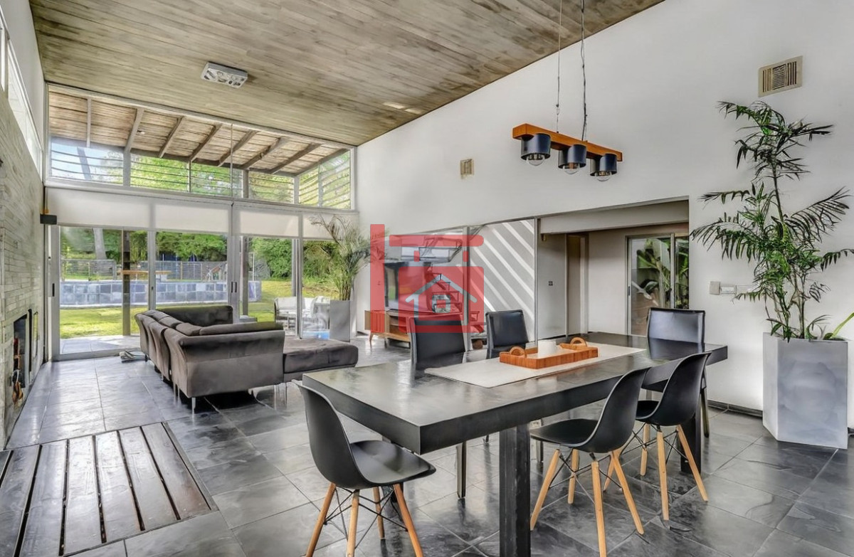 Casa ID.41 - Moderna Casa Punta del Este - San Rafael 5 Dormitorios 5 Baños Muebles Garaje