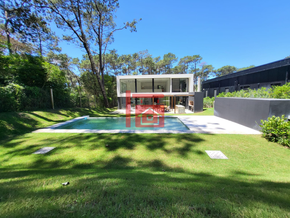 Casa ID.43 - Playa Brava - Casa 4 dormitorios en barrio privado, Rincón del Indio