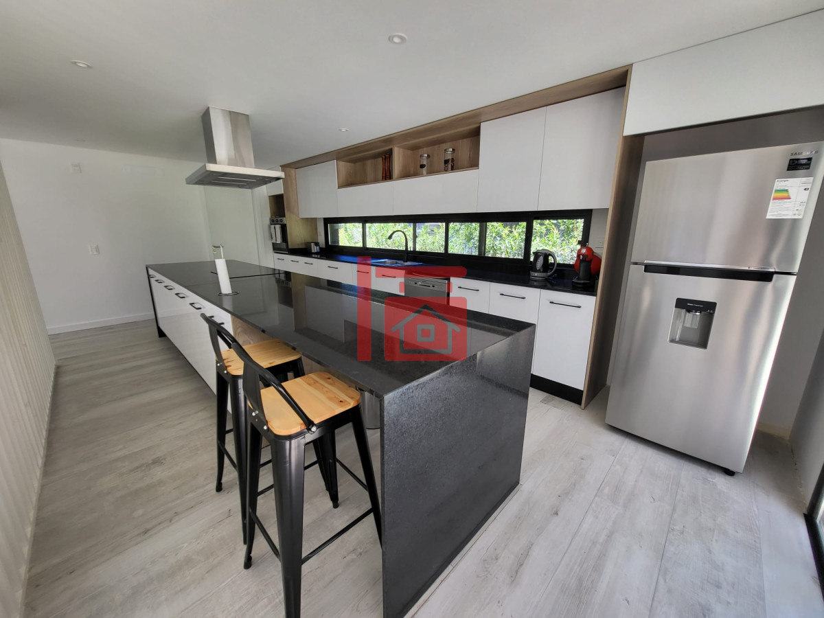 Casa ID.43 - Playa Brava - Casa 4 dormitorios en barrio privado, Rincón del Indio