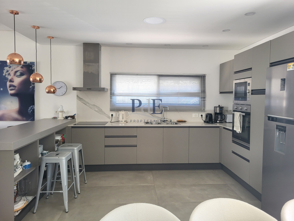 Moderna casa en San Rafael | 3 dormitorios + escritorio | A pasos de Playa Brava - Imagen 7