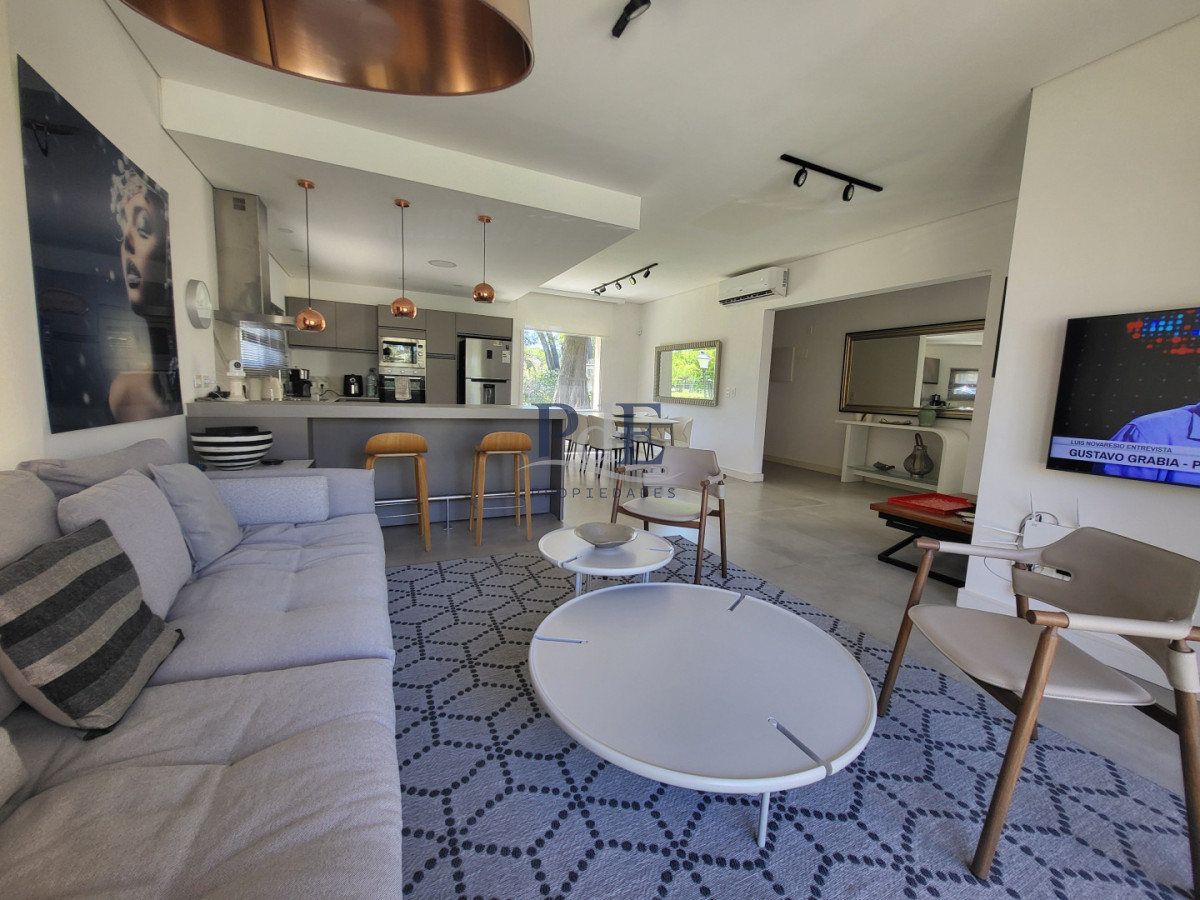 Moderna casa en San Rafael | 3 dormitorios + escritorio | A pasos de Playa Brava - Imagen 2