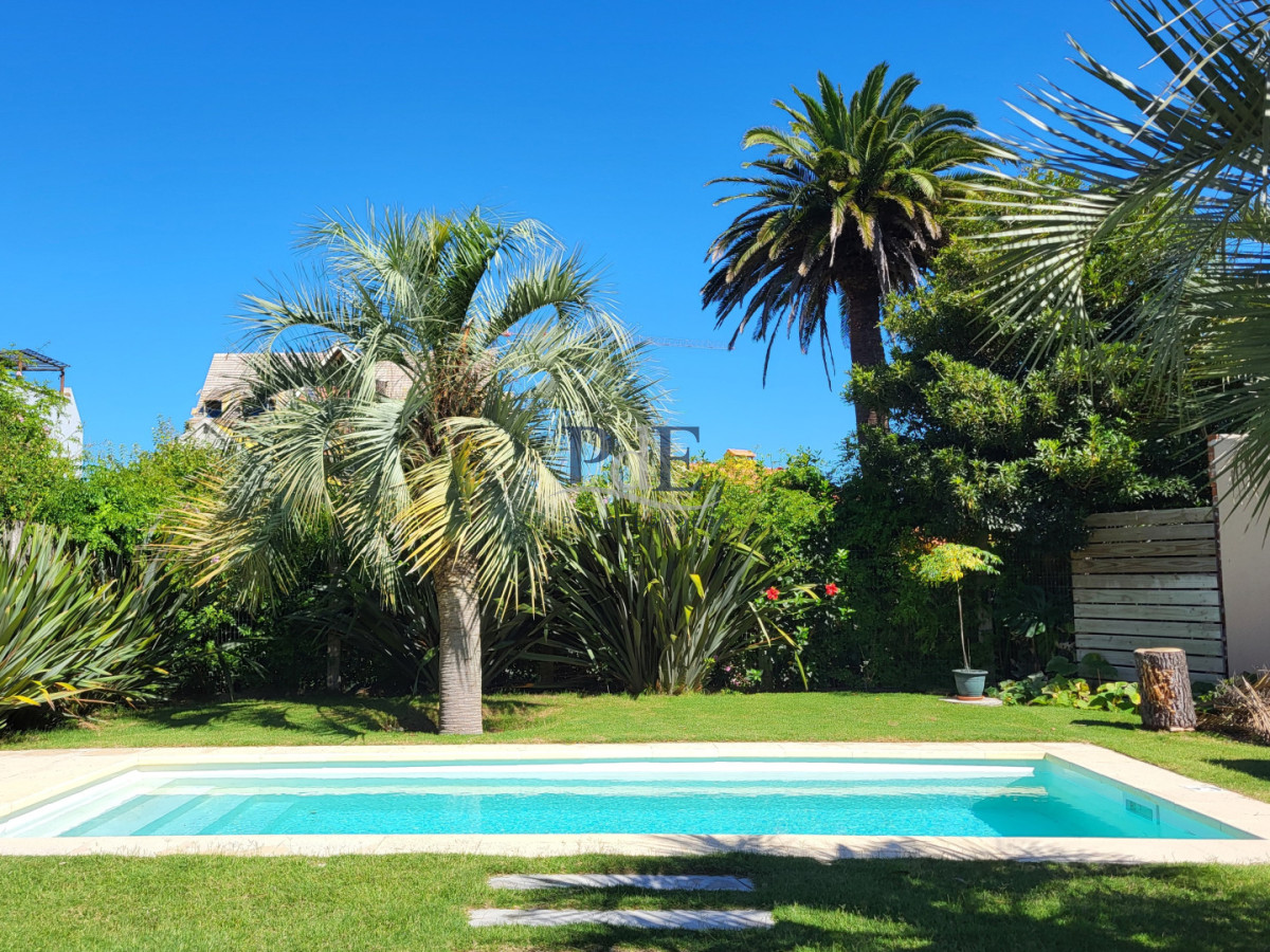 Moderna casa en San Rafael | 3 dormitorios + escritorio | A pasos de Playa Brava - Imagen 1