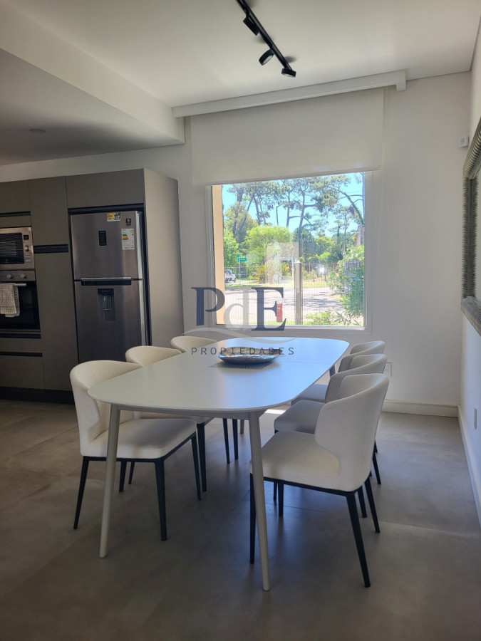 Moderna casa en San Rafael | 3 dormitorios + escritorio | A pasos de Playa Brava - Imagen 6