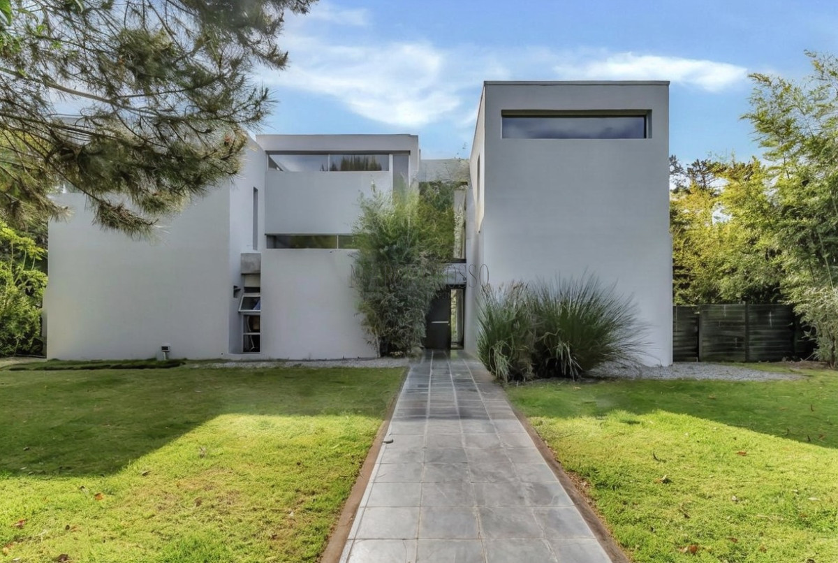 Casa ID.61 - Moderna Casa Punta del Este - San Rafael 5 Dormitorios 5 Baños Muebles Garaje