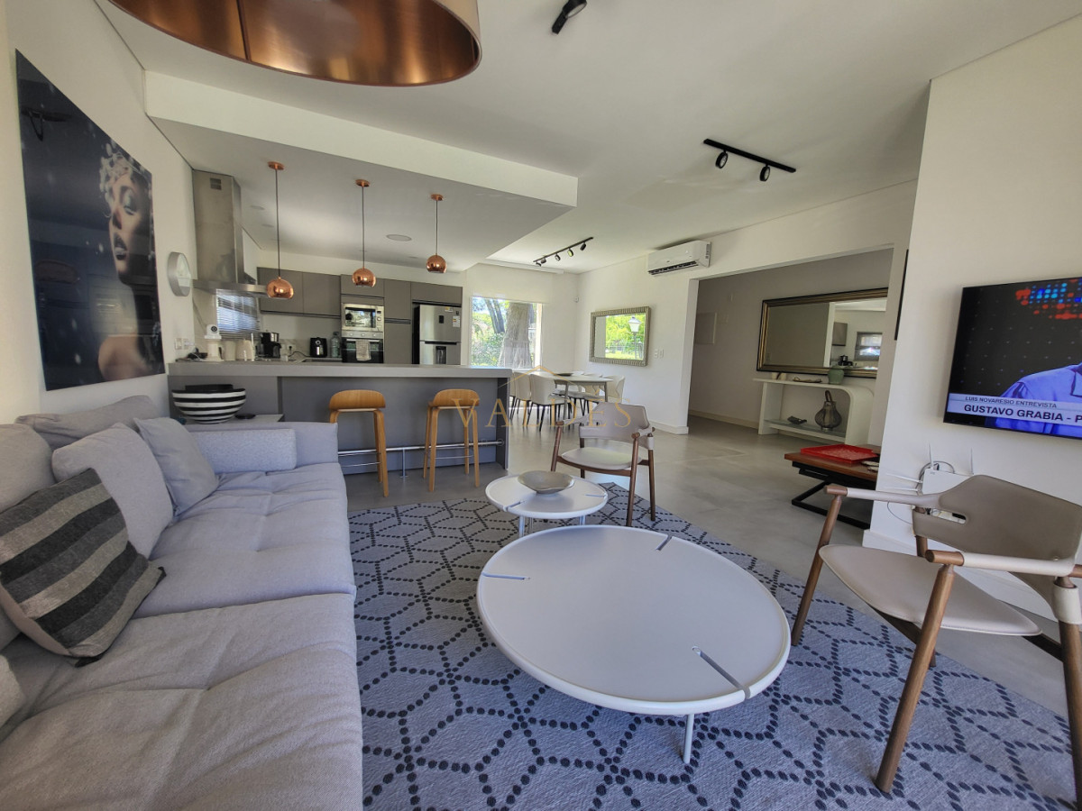 Casa ID.5097 - MODERNA CASA EN SAN RAFAEL - 3 DORMITORIOS Y ESCRITORIO