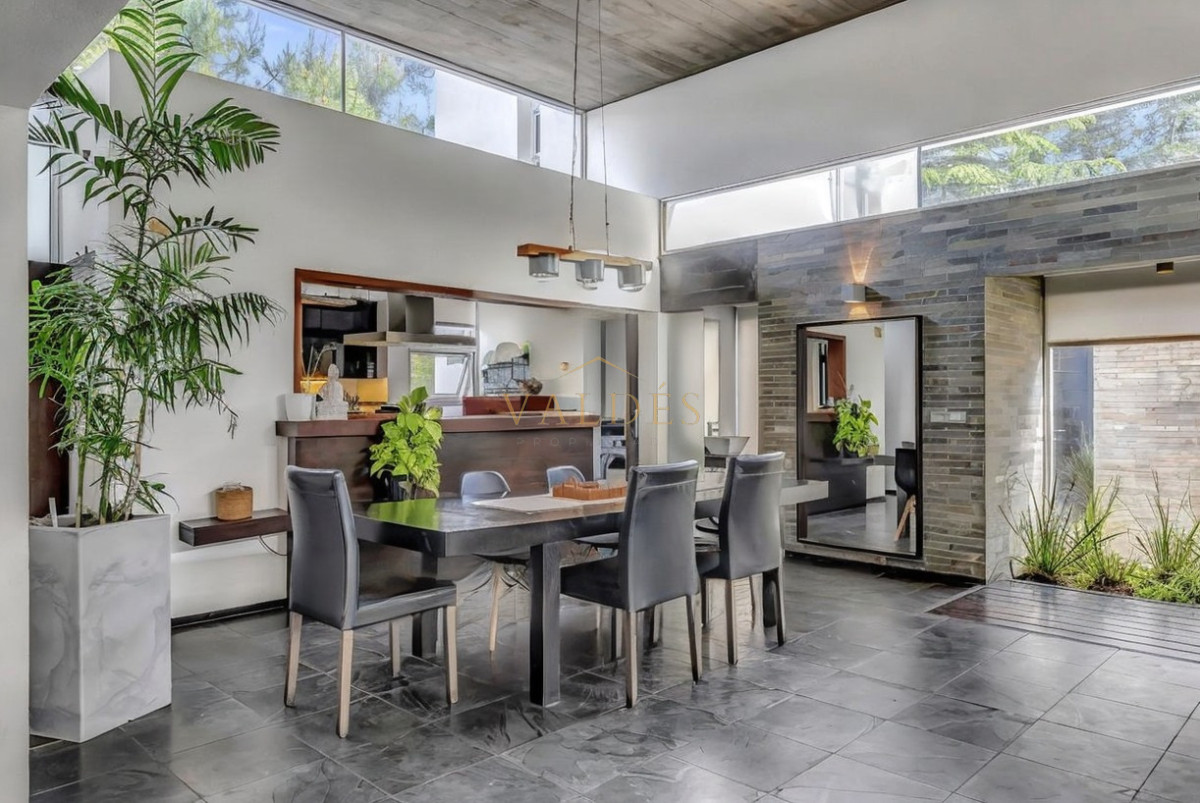 Casa ID.5098 - Moderna Casa Punta del Este - San Rafael 5 Dormitorios 5 Baños Muebles Garaje