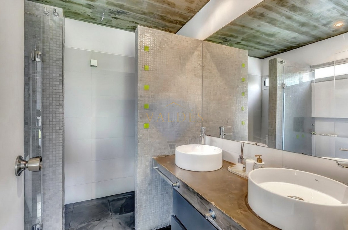 Casa ID.5098 - Moderna Casa Punta del Este - San Rafael 5 Dormitorios 5 Baños Muebles Garaje