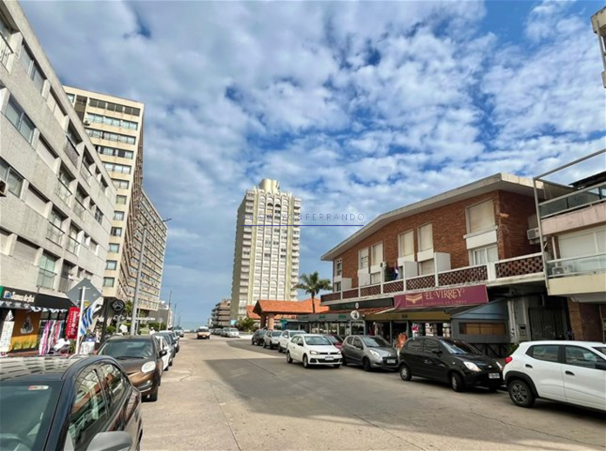 Apartamento Punta del Este, Península - 2 dormitorios