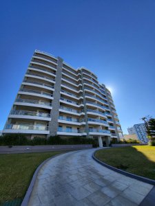 VENTA APARTAMENTO 3 DORMITORIOS PUNTA DEL ESTE