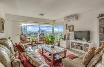Apto en venta, amplia planta y la mejor orientación