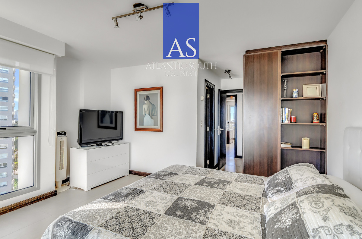 Apartamento ID.4377 - Piso alto torre de primer nivel con vista al mar y servicios Playa Mansa
