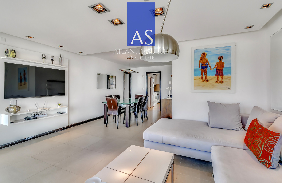 Apartamento ID.4377 - Piso alto torre de primer nivel con vista al mar y servicios Playa Mansa