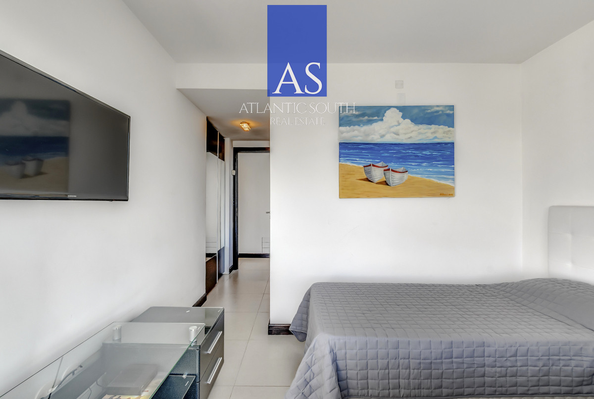 Apartamento ID.4377 - Piso alto torre de primer nivel con vista al mar y servicios Playa Mansa