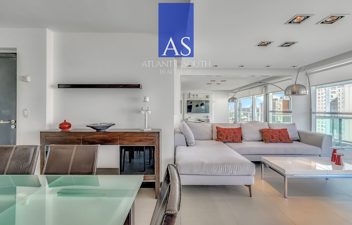 Apartamento ID.4377 - Piso alto torre de primer nivel con vista al mar y servicios Playa Mansa