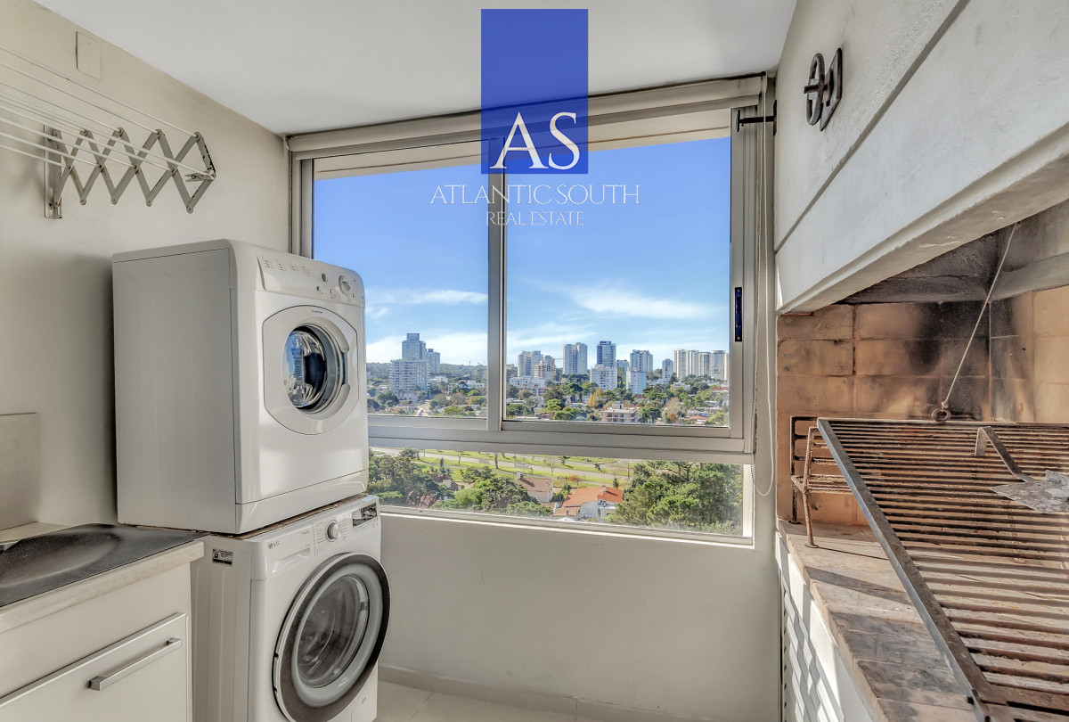 Apartamento ID.4377 - Piso alto torre de primer nivel con vista al mar y servicios Playa Mansa