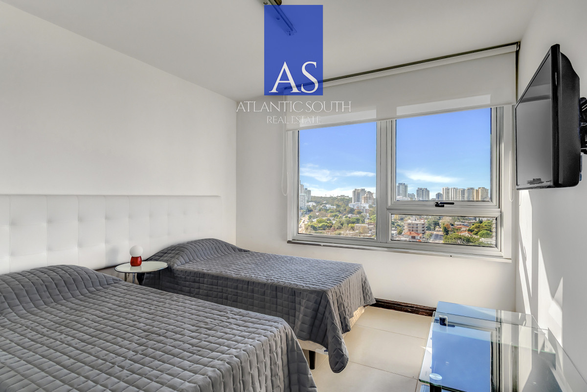 Apartamento ID.4377 - Piso alto torre de primer nivel con vista al mar y servicios Playa Mansa