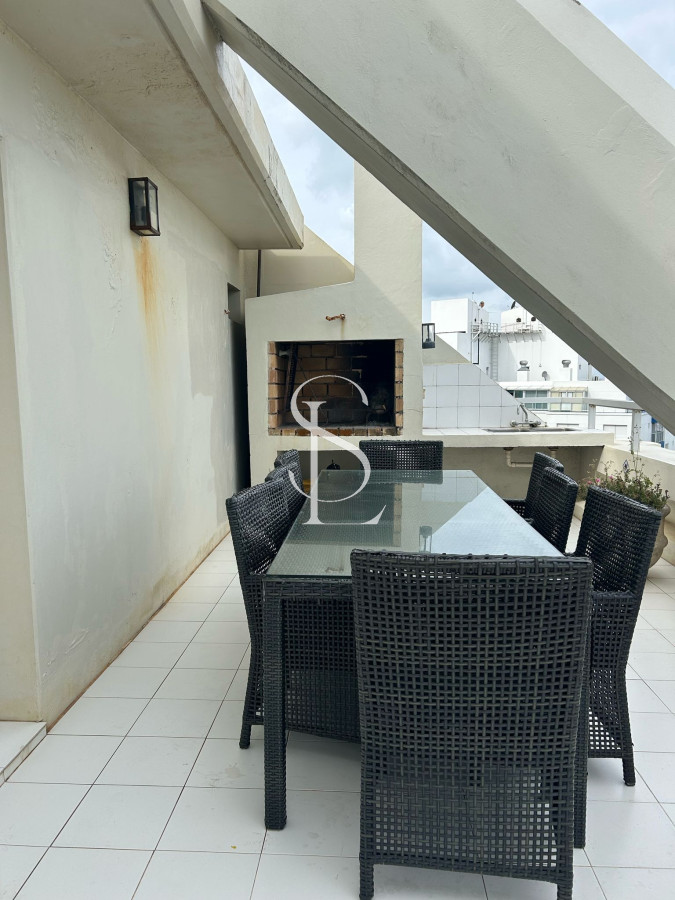 Apartamento ID.63 - Pent House en playa Brava con parrillero propio