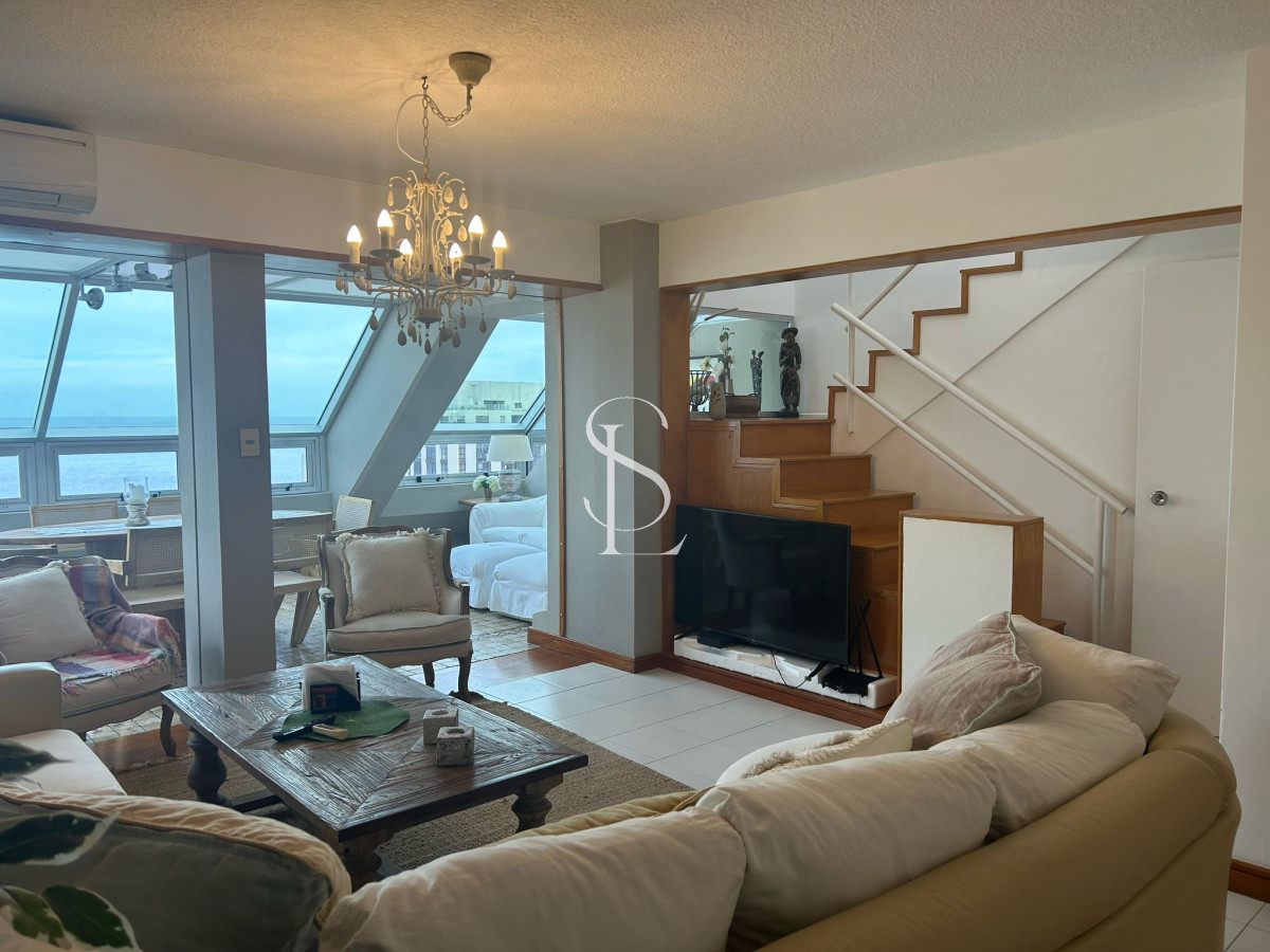 Apartamento ID.63 - Pent House en playa Brava con parrillero propio