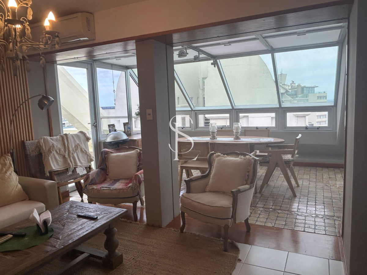 Apartamento ID.63 - Pent House en playa Brava con parrillero propio