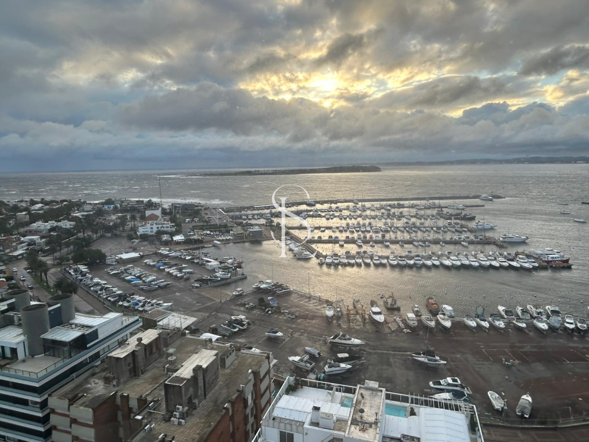Apartamento ID.32 - Vista al Puerto, piso alto