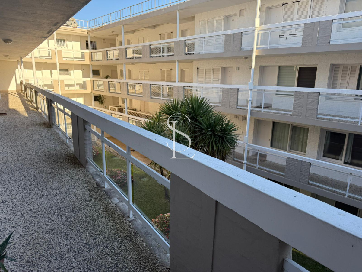 Apartamento ID.146 - Alquiler anual, apartamento frente al mar