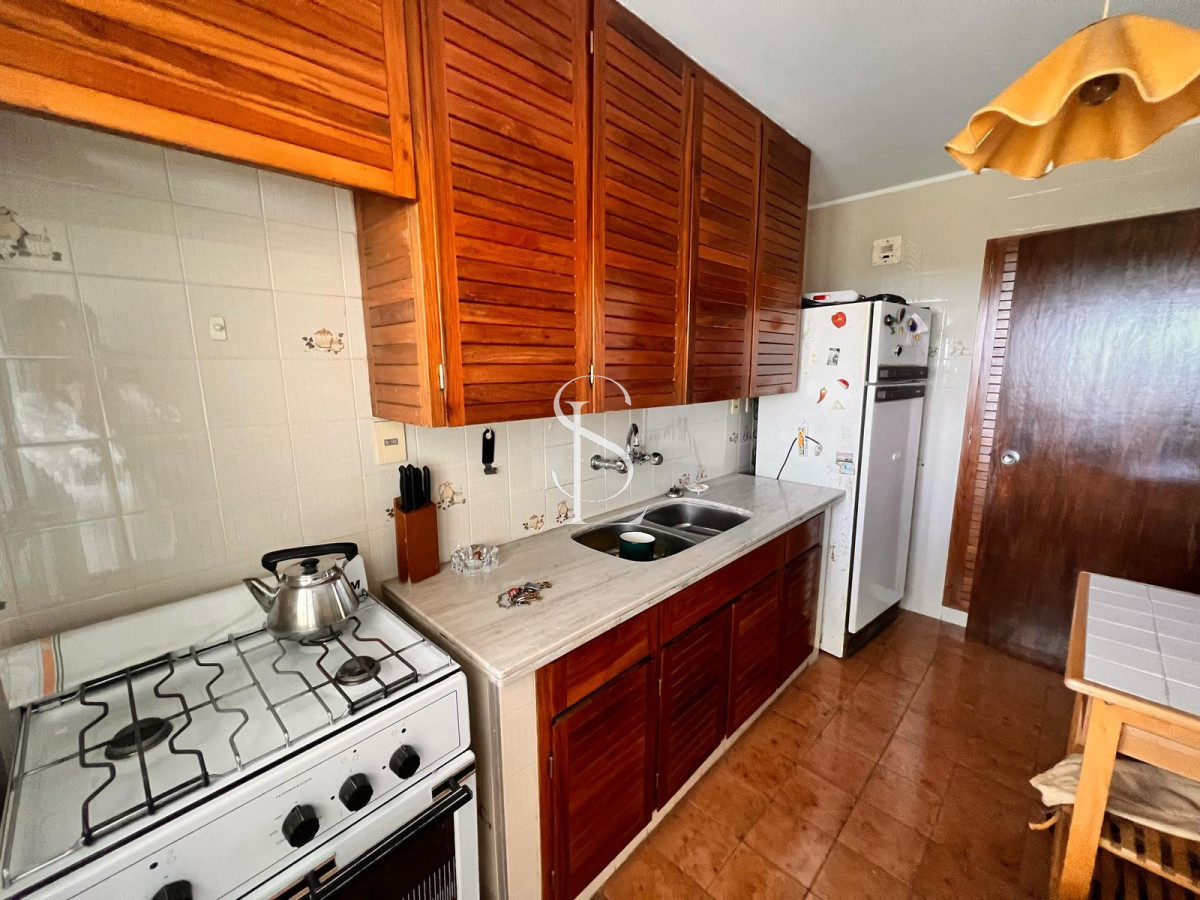Apartamento ID.76 - Apartamento de 3 Dorm en Playa Mansa con Vista al Mar!