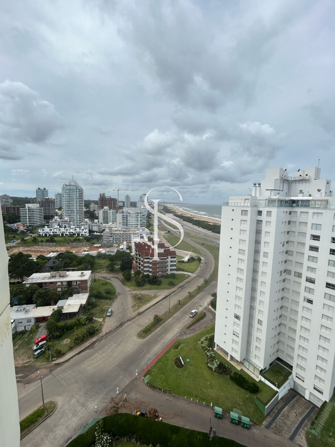 Apartamento ID.63 - Pent House en playa Brava con parrillero propio
