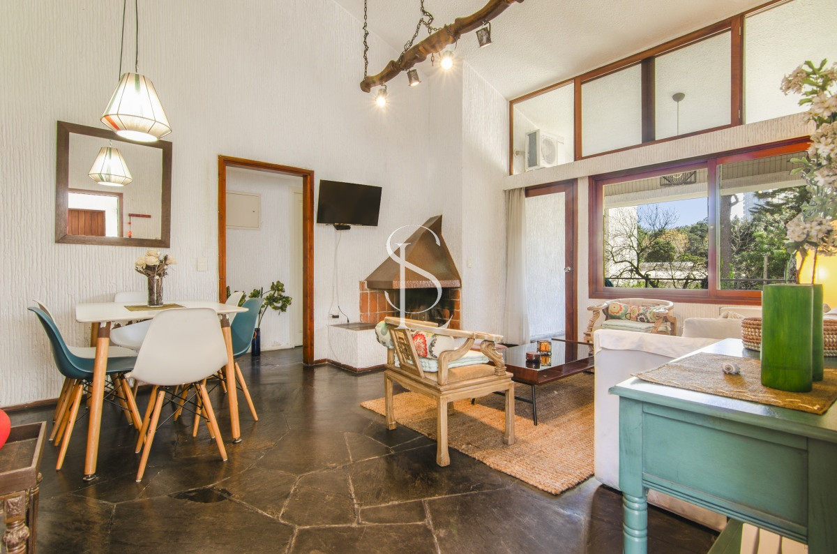 Apartamento ID.150 - Apartamento en venta o alquiler anual tipo casa, 2 dorm con estufa y parrillero en Roosevelt