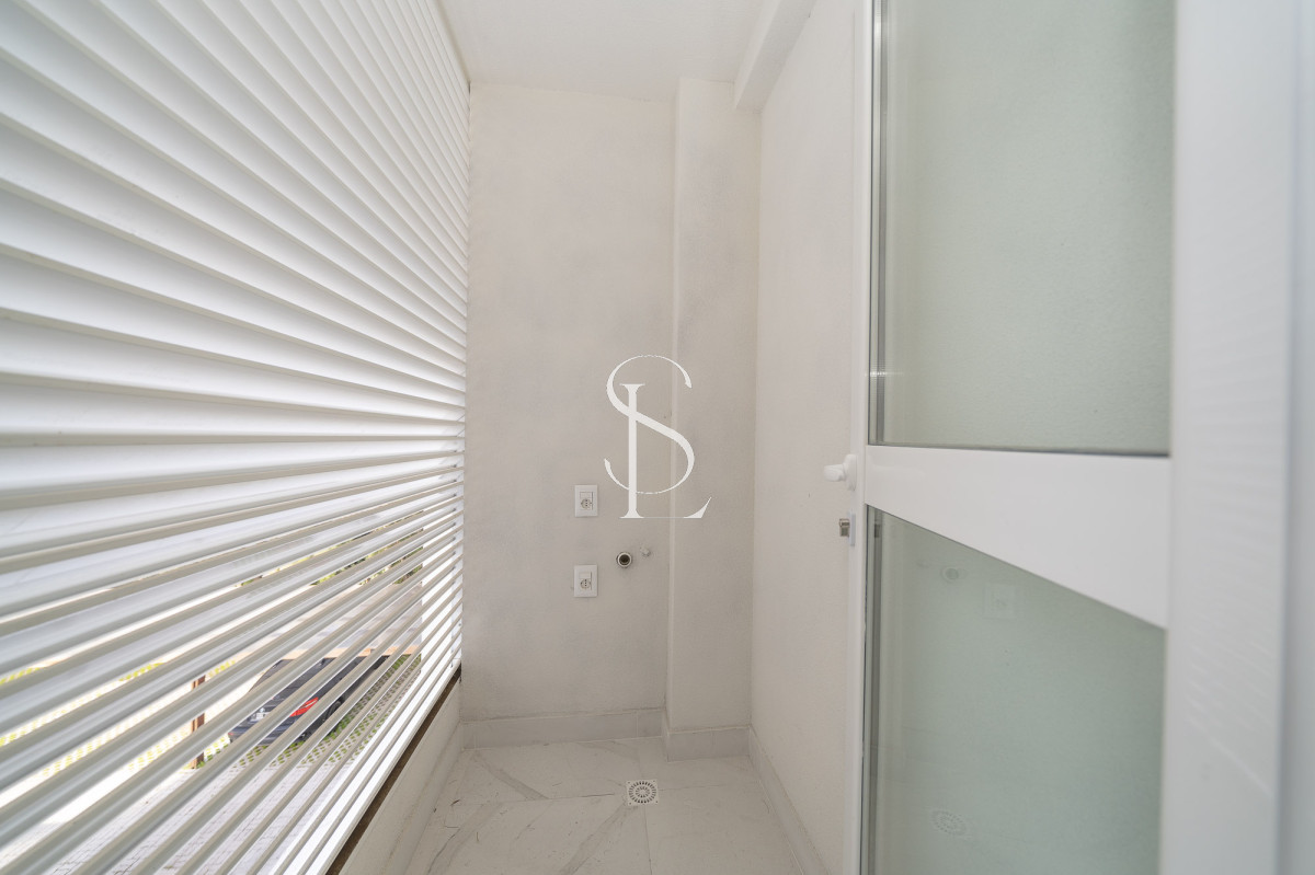 Apartamento ID.66 - Playa Mansa, edificio nuevo