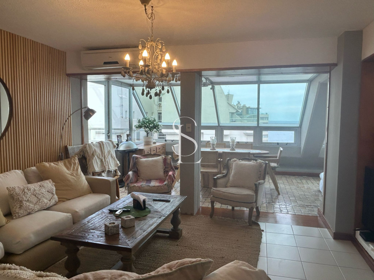 Apartamento ID.63 - Pent House en playa Brava con parrillero propio