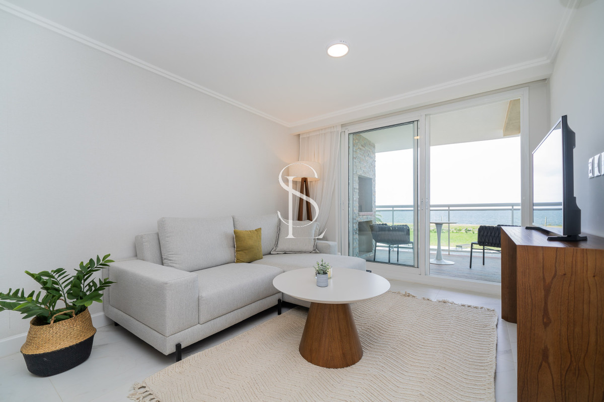 Apartamento ID.66 - Playa Mansa, edificio nuevo