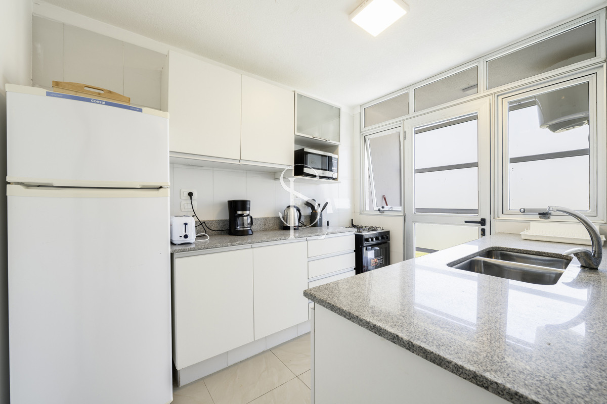 Apartamento ID.148 - Duplex en venta con parrillero y vista al mar ! 