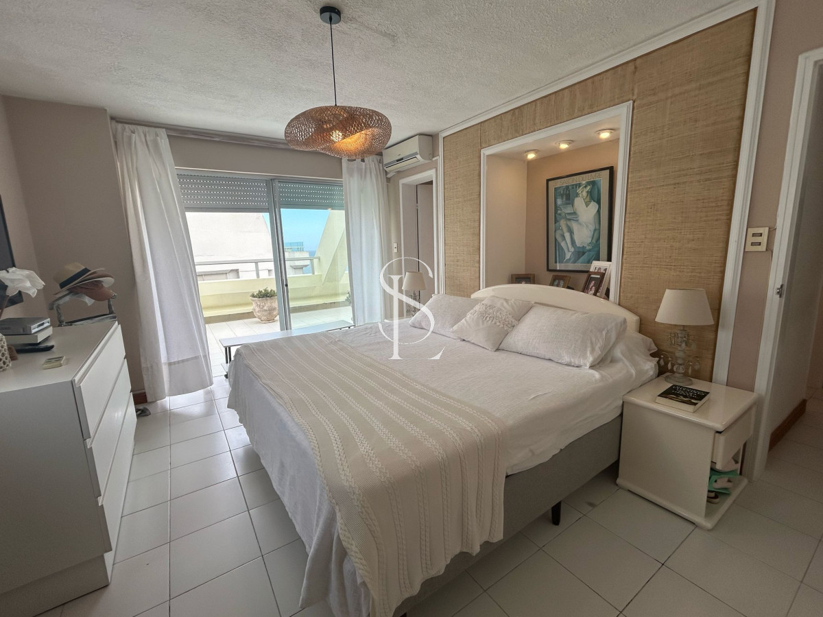 Apartamento ID.63 - Pent House en playa Brava con parrillero propio