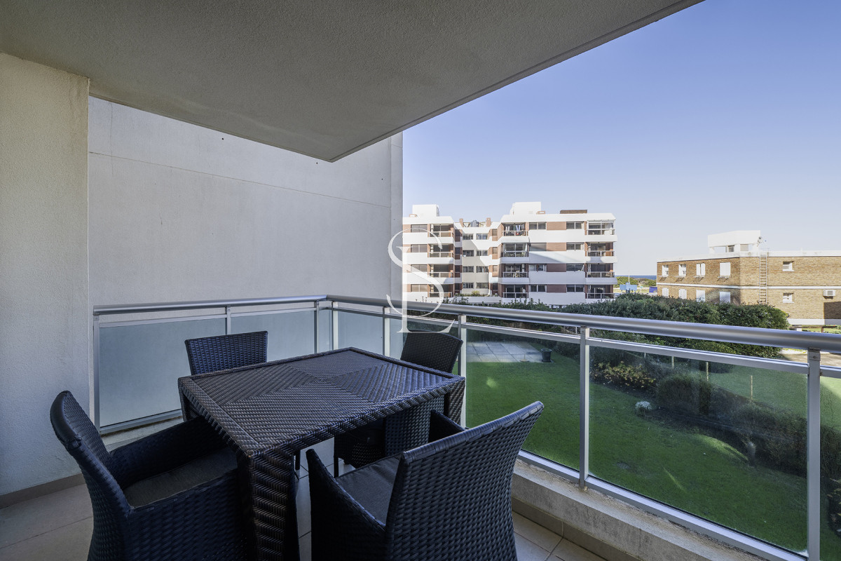 Apartamento ID.180 - Apartamento en venta en edificio Sol y Luna I, playa Brava