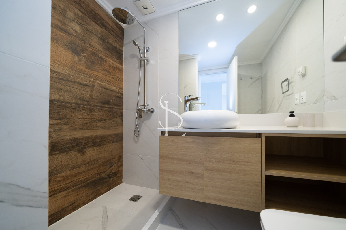 Apartamento ID.66 - Playa Mansa, edificio nuevo