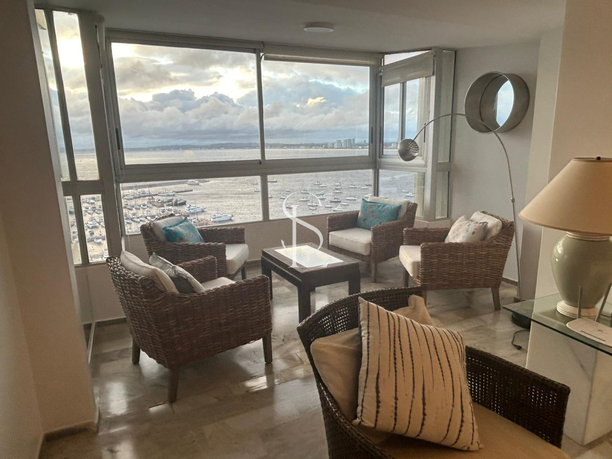 Apartamento ID.32 - Vista al Puerto, piso alto