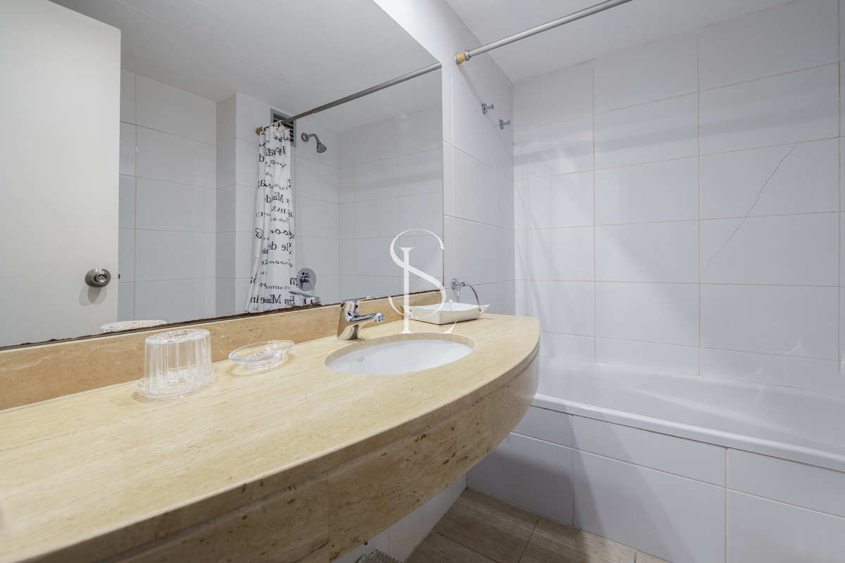 Apartamento ID.180 - Apartamento en venta en edificio Sol y Luna I, playa Brava