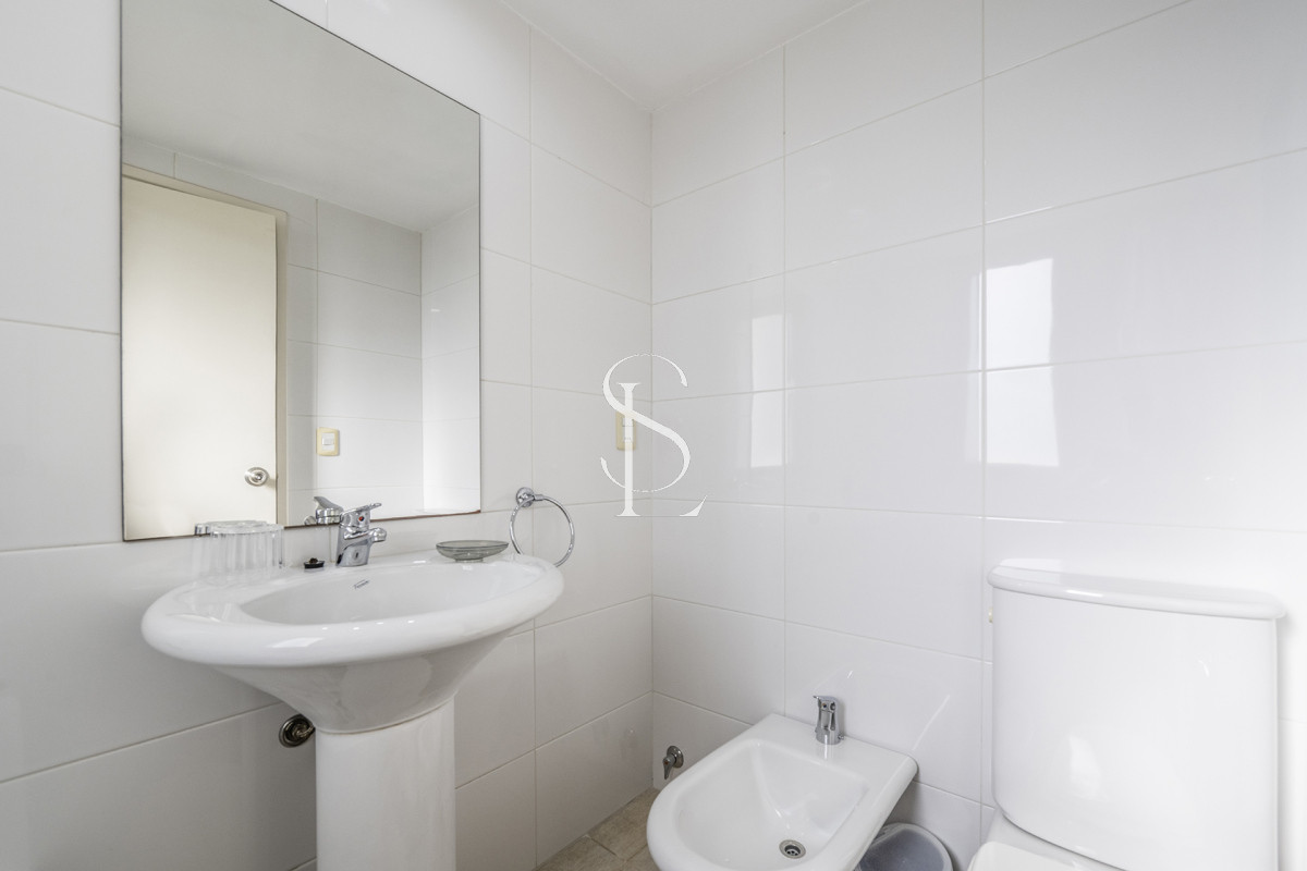 Apartamento ID.180 - Apartamento en venta en edificio Sol y Luna I, playa Brava