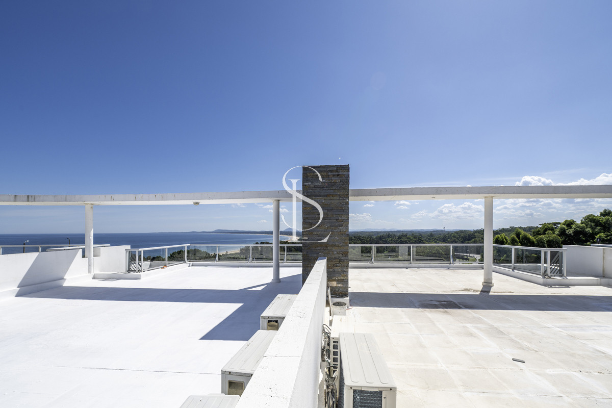 Apartamento ID.148 - Duplex en venta con parrillero y vista al mar ! 