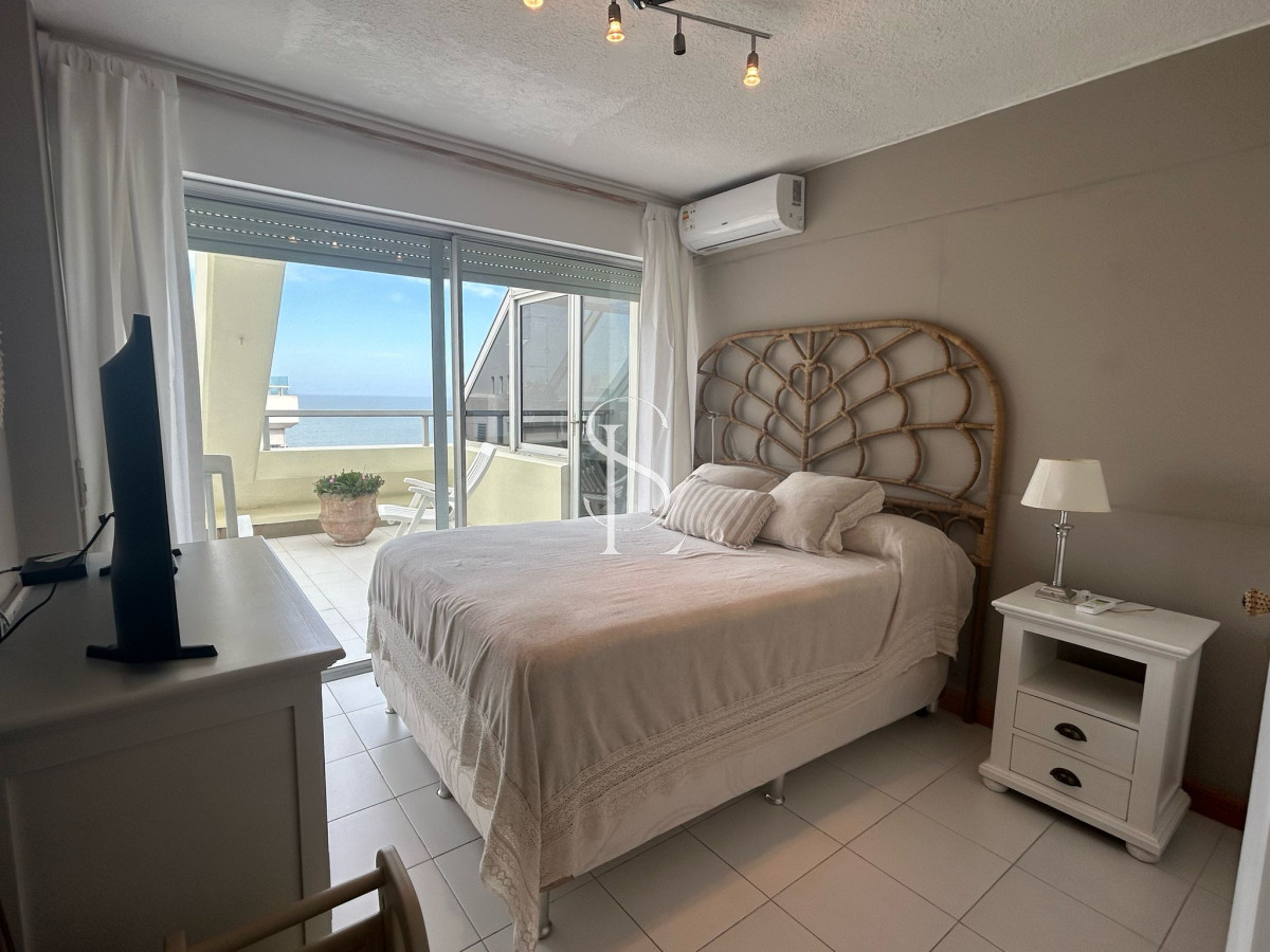 Apartamento ID.63 - Pent House en playa Brava con parrillero propio