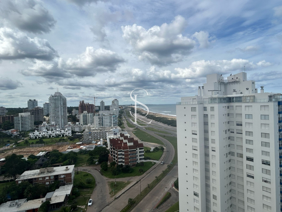 Apartamento ID.63 - Pent House en playa Brava con parrillero propio