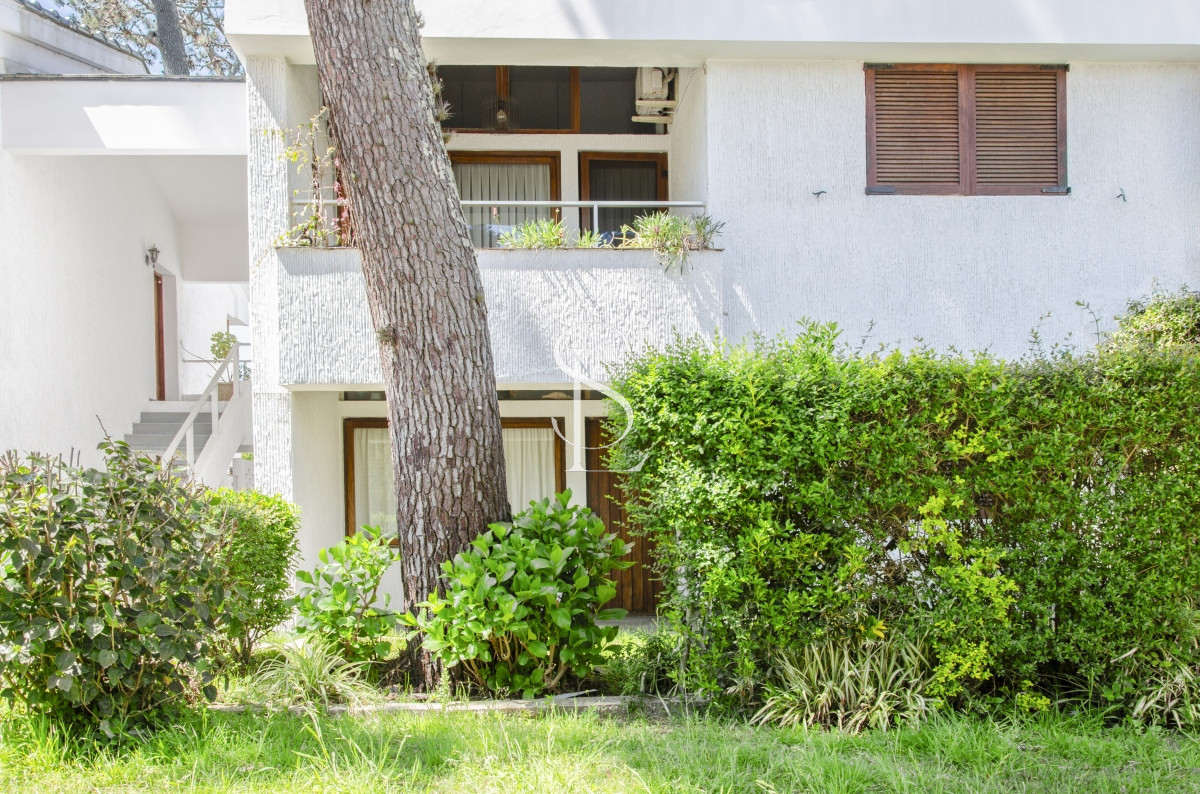 Apartamento ID.150 - Apartamento en venta o alquiler anual tipo casa, 2 dorm con estufa y parrillero en Roosevelt