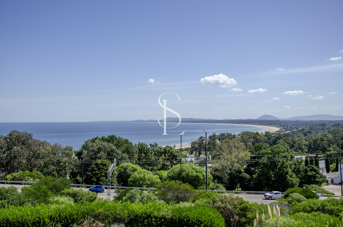 Apartamento ID.148 - Duplex en venta con parrillero y vista al mar ! 