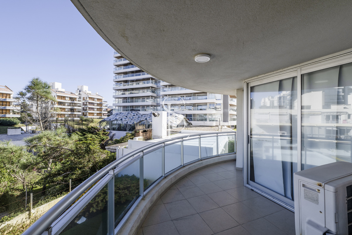 Apartamento ID.180 - Apartamento en venta en edificio Sol y Luna I, playa Brava
