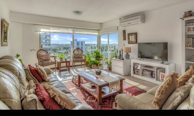 Apto en venta, amplia planta y la mejor orientación